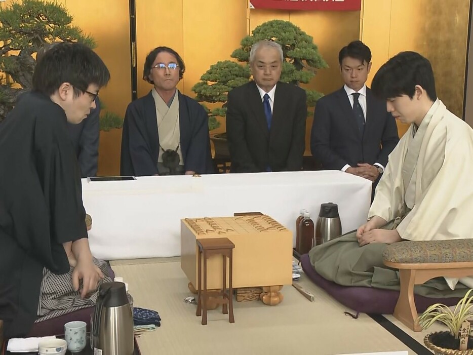 棋聖戦第1局が始まった