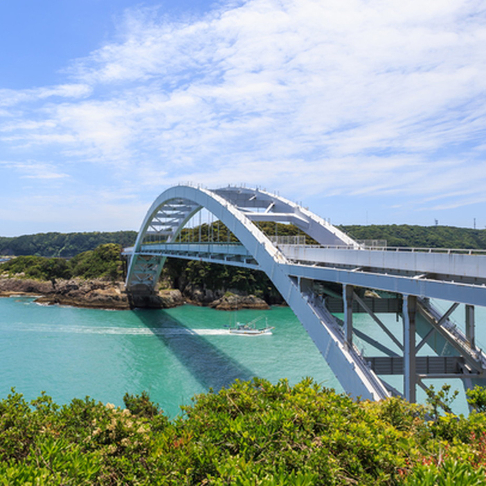 ここはどこ？海外みたいな美しい橋も登場！