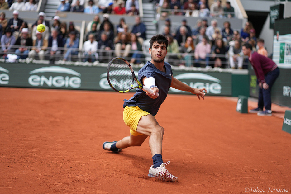 オジェ・アリアシムに快勝し、全仏オープン3年連続準々決勝に進んだカルロス・アルカラス（写真：田沼武男 Photo by Takeo Tanuma）