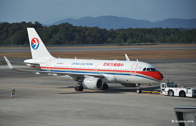 広島－上海線を増便する中国東方航空（写真はA319）＝17年10月 PHOTO: Yusuke KOHASE/Aviation Wire