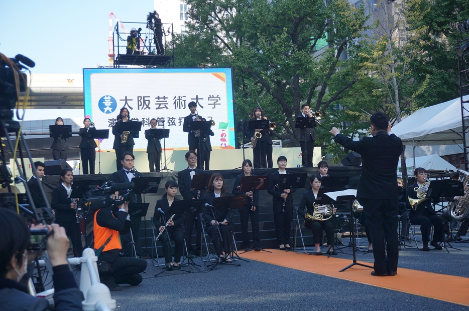 スタートを飾った大阪芸大