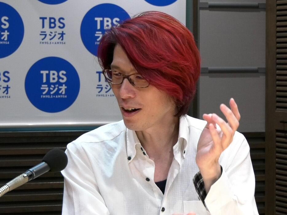 「先生たちが自己研鑽をするための時間は、ほとんどないのが現状です」と語る内田良さん