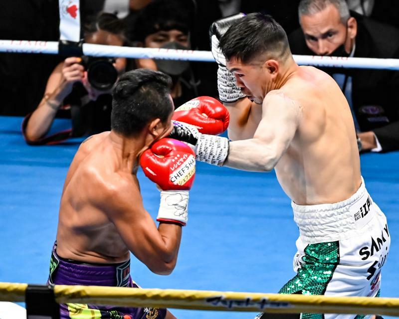 WBO世界Sフライ級王者の井岡一翔が3年7か月前に敗れているニエテスとの再戦を3－0判定で制した(写真・山口裕朗）