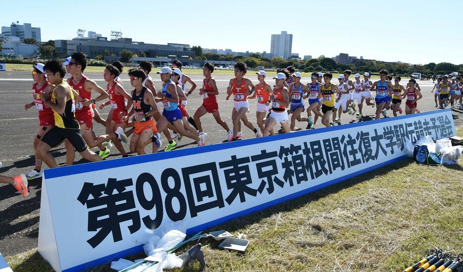 箱根駅伝の100回記念大会では全国の大学に門戸が開かれることになった(資料写真・日刊スポーツ/アフロ）