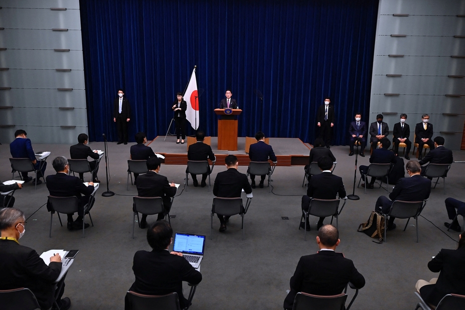 安全保障関連3文書が閣議決定された後に行われた岸田文雄首相の記者会見。国内のコミュニケーションは、マスコミが重要な役割を担っているのだが…（写真：代表撮影/ロイター/アフロ）