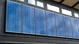 太陽電池ともよばれる太陽光パネルで次世代品の開発が進んでいる（イメージ写真：YsPhoto / PIXTA）