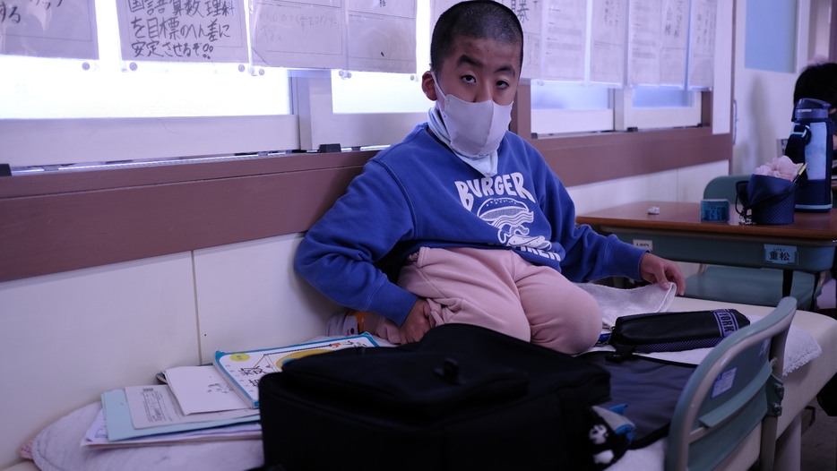 木野翔太くん。林間学校、修学旅行、運動会といった数々の学校行事にも参加してきた。カメラを向けると、少しポーズを取ってくれたようだった