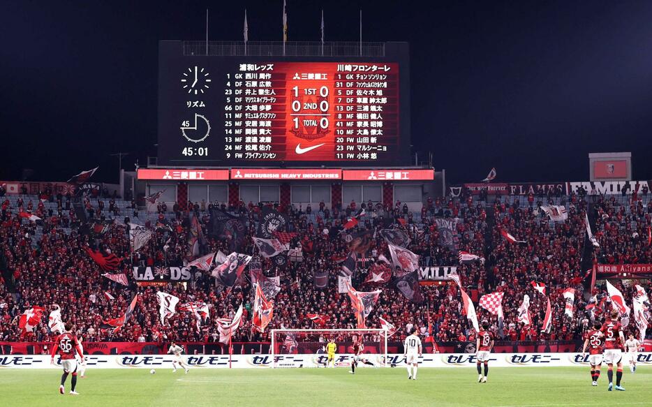 　後半から再開された浦和－川崎戦