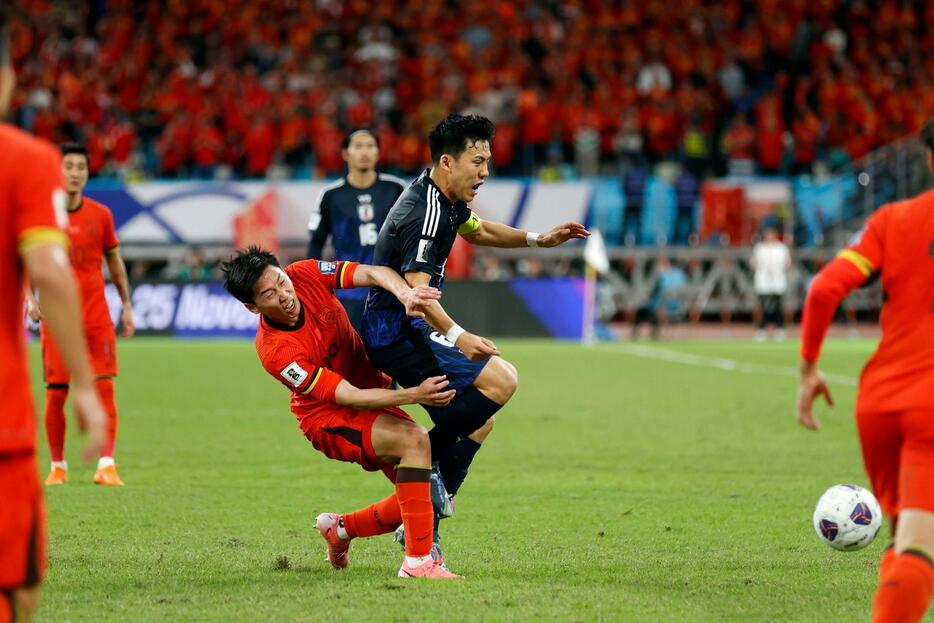 遠藤航が中国の激しいマークにあったが3－1快勝でW杯出場へ王手（写真・アフロ）