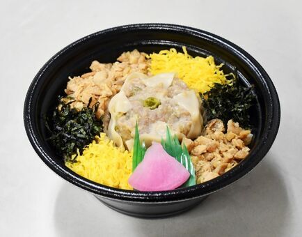 中央軒の丼「かしわめしに焼麦ドーン！の丼なんてどがん？」