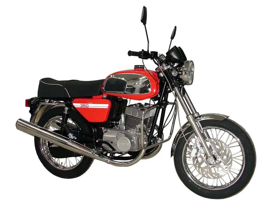 350cc2サイクル並列2気筒の「JAWA 350 2T」はなんと現行モデルだ。