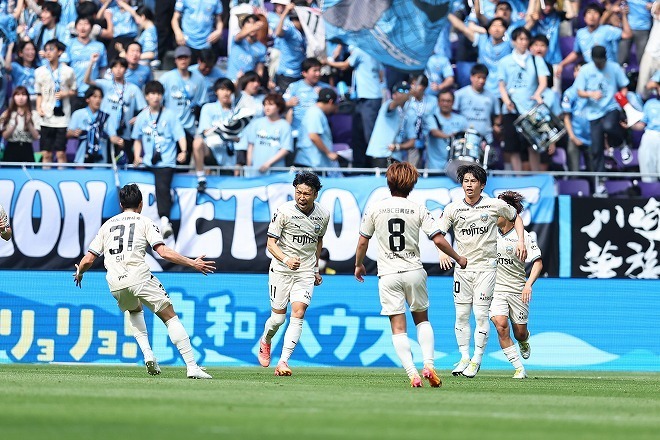 広島戦で小林はJ1通算得点を更新。大きな成果を出した。（C）SOCCER DIGEST