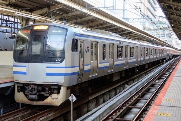 JR横須賀・総武線快速のE217系電車（画像：写真AC）。