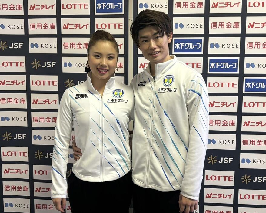 吉田唄菜（左）と森田真沙也（2024年11月撮影）