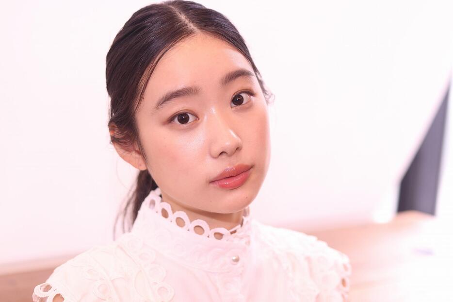 大河ドラマ「光る君へ」の藤原妍子役で注目を集めている倉沢杏菜さん