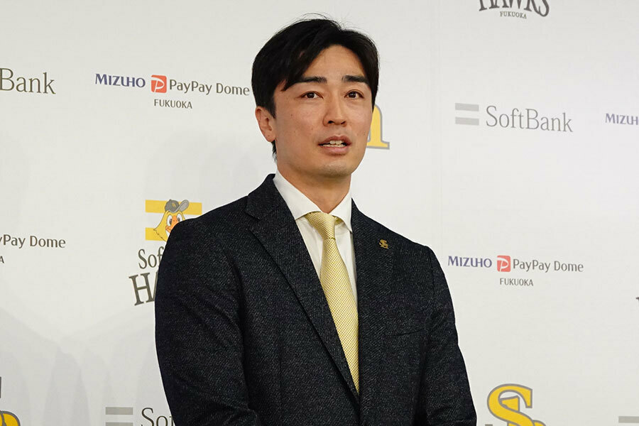 引退会見に臨んだソフトバンク・和田毅【写真：竹村岳】