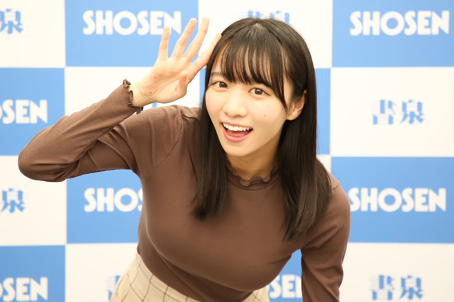 椿野ゆうこ(ひめもすオーケストラ)が写真集発売記念イベントを開催