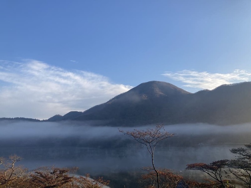 大沼の湖畔から望む赤城山最高峰の黒檜山