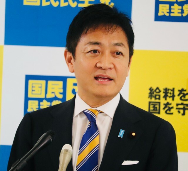 国会内で定例会見に臨んだ国民民主党の玉木雄一郎代表