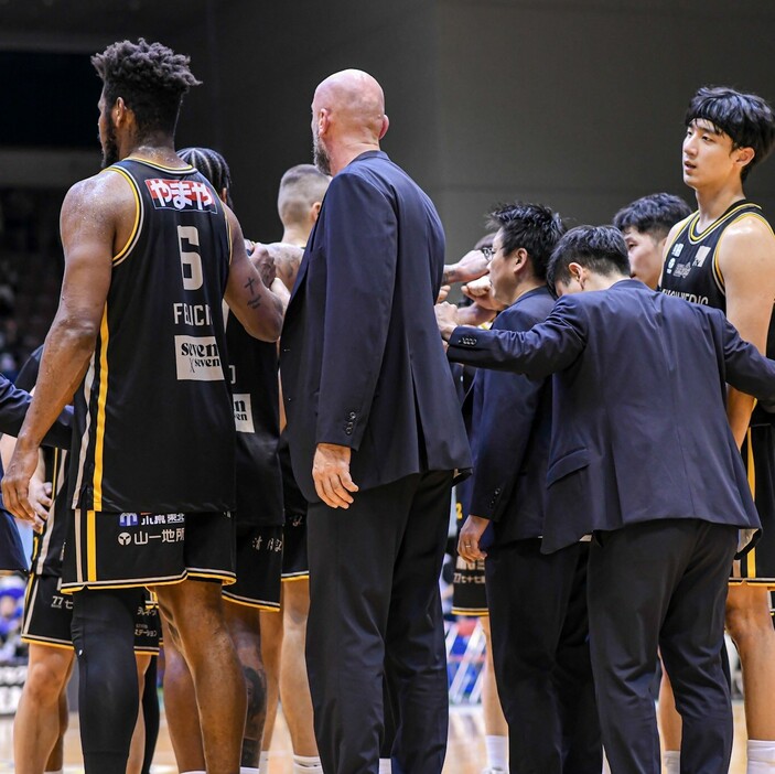 ハドルを組む仙台89ERS