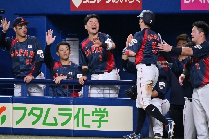 侍Jがチェコとの強化試合を連勝。７回に五十幡（５番）が俊足を生かして追加点を挙げた。(C)Getty Images