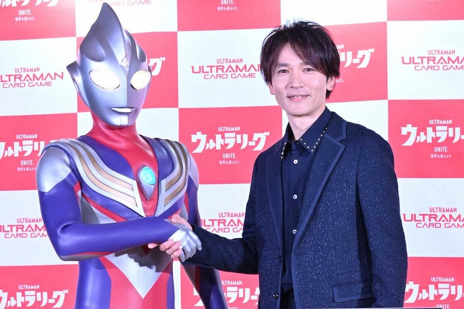 「ウルトラリーグ　リリースイベント」にサプライズで登場した長野博（撮影・糸賀日向子）