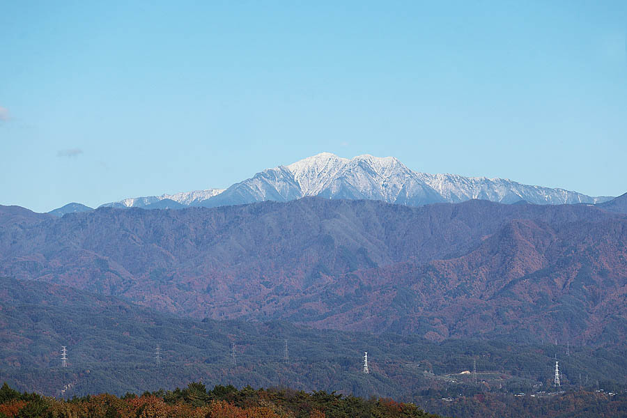 初冠雪した仙丈ケ岳