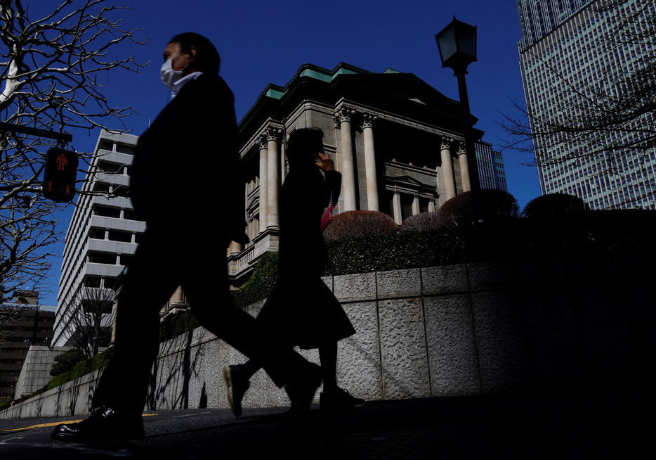 　１１月２７日、日銀が発表した２０２４年度上半期の財務諸表などによると、日銀が保有する国債の評価損は９月末時点で１３兆６６０４億円と半期ベースで過去最大となった。都内で３月１８日撮影（２０２４年　ロイター/Kim Kyung-Hoon）