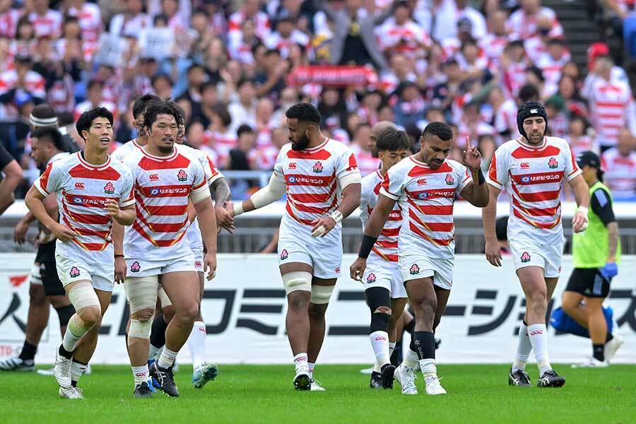 オールブラックスと対戦し、10トライ喫して敗れた日本代表【写真：Getty Images】