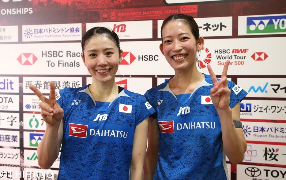 1回戦を突破した世界ランキング4位の志田千陽＆松山奈未（右）