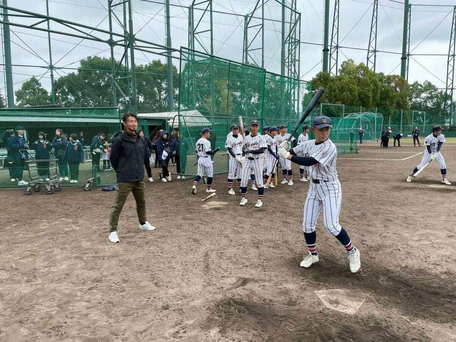 鳥谷敬氏が大阪府内で野球教室を開催した（提供写真）