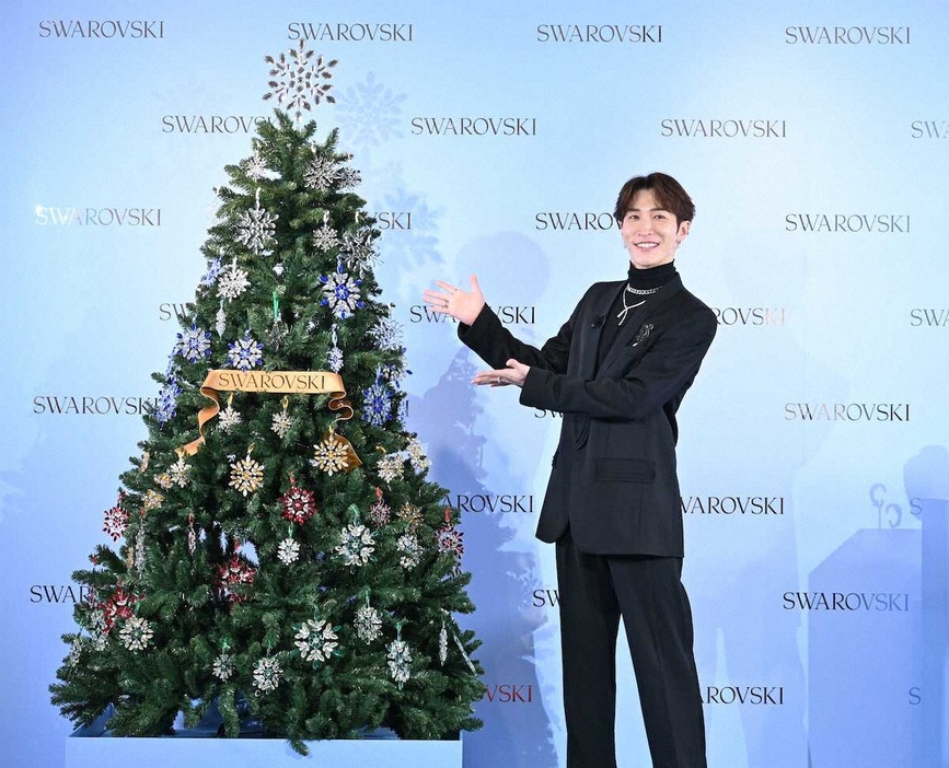 「Swarovski　ホリデーコレクション　2024」発表会に出席したSnow　Manの渡辺翔太（撮影・糸賀日向子）