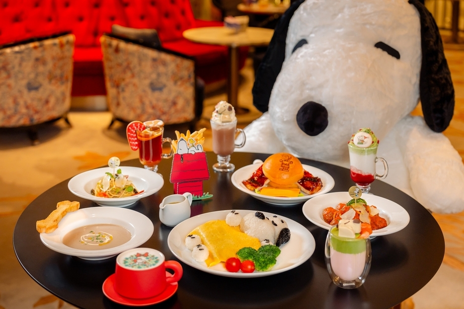 「Snoopy Winter Holidays」のキャラクターコラボレーションメニューのイメージ（写真：SJM Resorts）