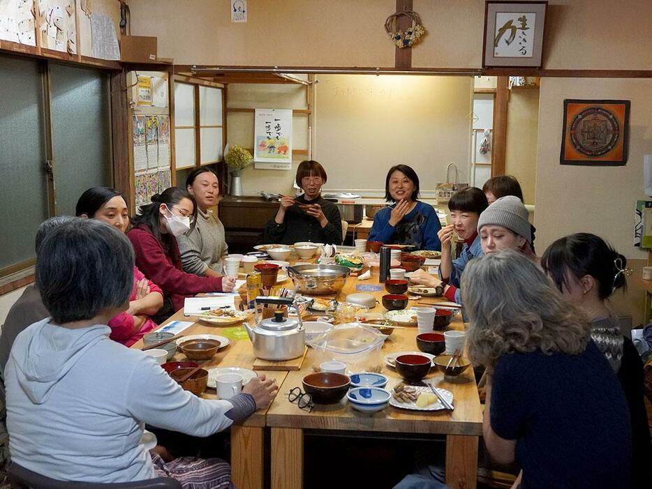 11日に行われた「ご飯会」の様子