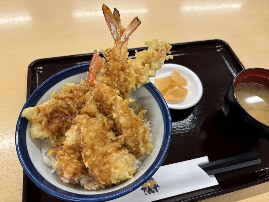 ずわい蟹を使用した『冬天丼』、『冬 ご馳走天丼』の2種を体験