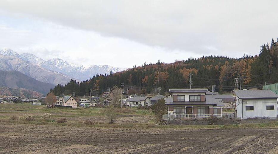 地震で一時30世帯に減ったが、72世帯に回復した白馬村堀之内地区