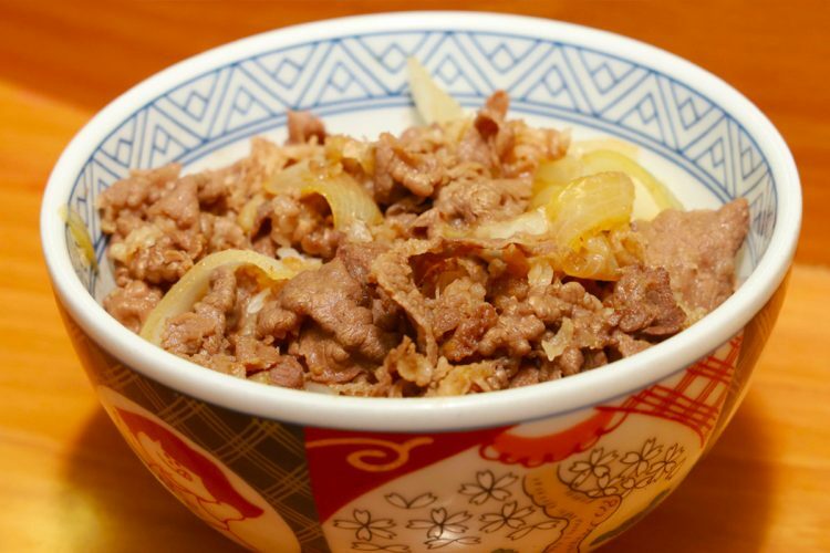 茗荷谷駅から徒歩1分ほどにある『丼太郎』◆撮影／山口比佐夫