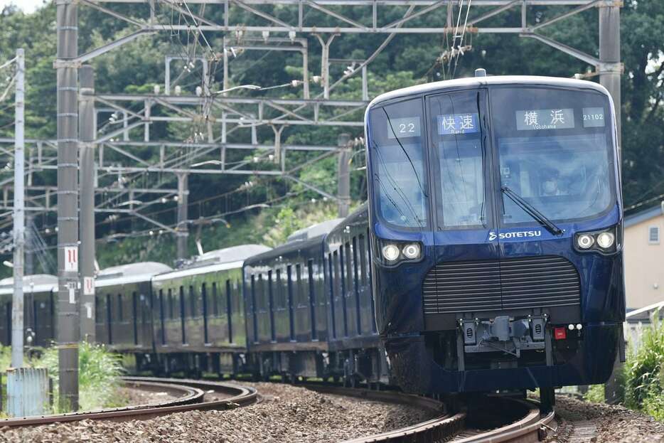 相鉄線の21000系車両。24日のイベント当日に、参加者用に臨時便が運行する（相模鉄道提供）