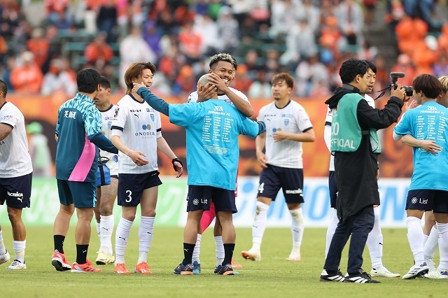 １年でのJ１復帰を決めた横浜FC。写真：永島裕基