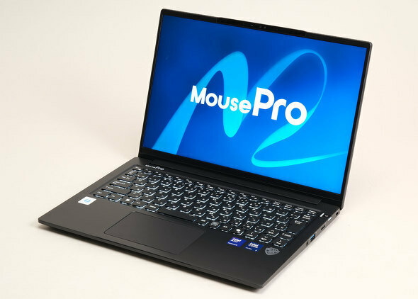 マウスコンピューターの「MousePro G4-I7U01BK-E」は、同社のビジネス向けブランド「MousePro」シリーズから登場したCore Ultra 200Vシリーズ搭載の薄型軽量モバイルPCだ。公称重量は約946gと1kgを切る