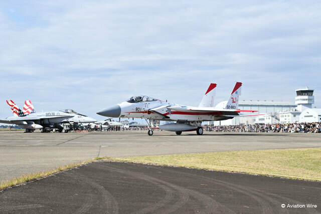 岐阜基地航空祭で大編隊の展示飛行に向かう飛行開発実験団のF-15特別塗装機＝24年11月17日 PHOTO: Tadayuki YOSHIKAWA/Aviation Wire