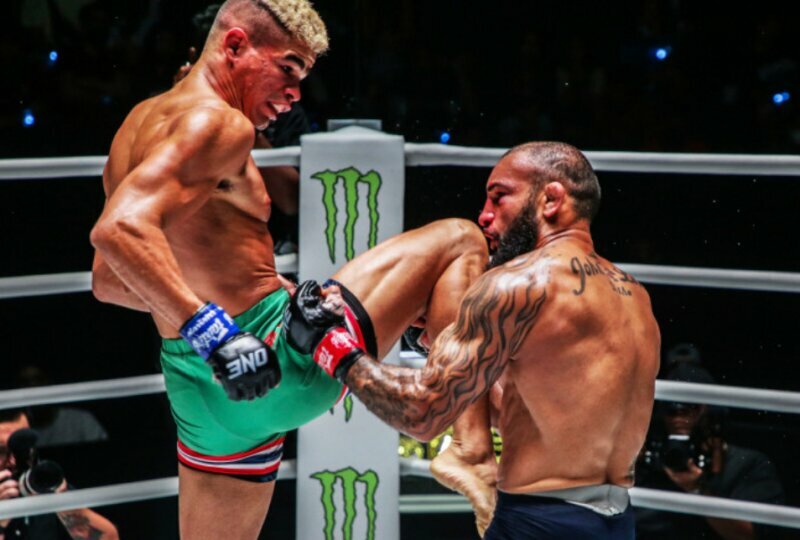 バンタム級MMA世界王者アンドラージ（左）が初防衛戦へ