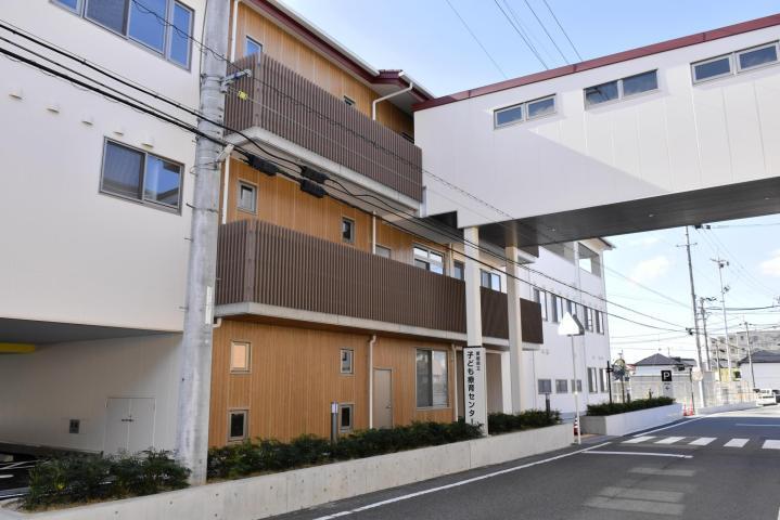 心に不安を抱える子どもに専門的な医療を提供する県立子ども療育センター「児童・思春期病棟」＝19日午後、東温市田窪