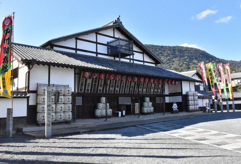 現存する日本最古の芝居小屋「旧金毘羅大芝居（金丸座）」＝香川県琴平町で2024年11月25日、川原聖史撮影