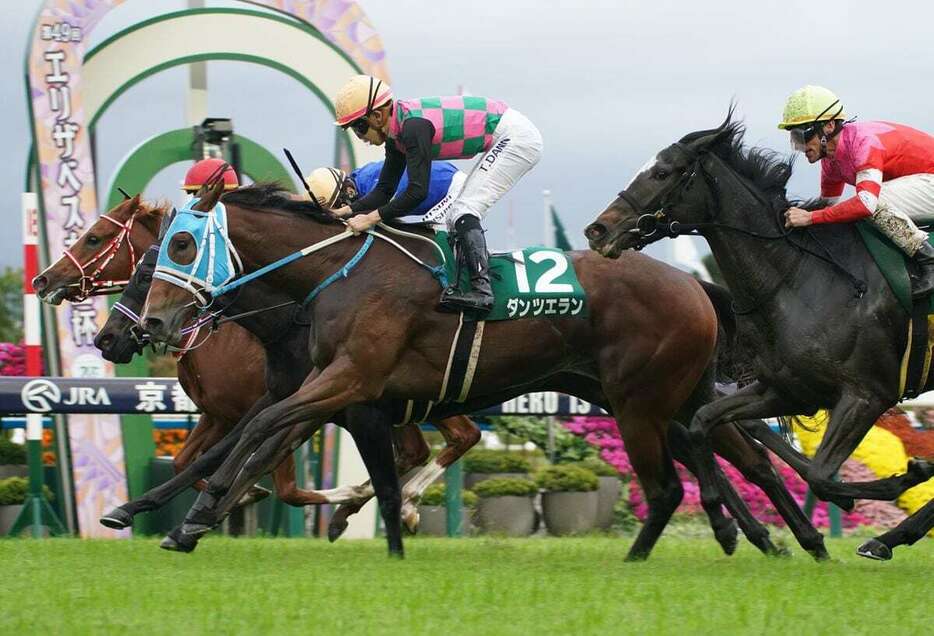 ダンツエランが波乱のファンタジーSを制した＝京都競馬場（撮影・岩川晋也）