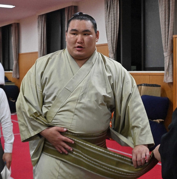 ＜大相撲九州場所7日目＞支度部屋で厳しい表情の豊昇龍