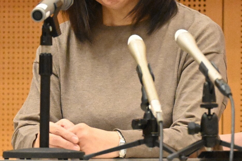 判決前日に開いた記者会見で、これまでの活動を振り返る長文恵さん＝大分市東春日町で2024年11月27日午後2時28分、山口泰輝撮影