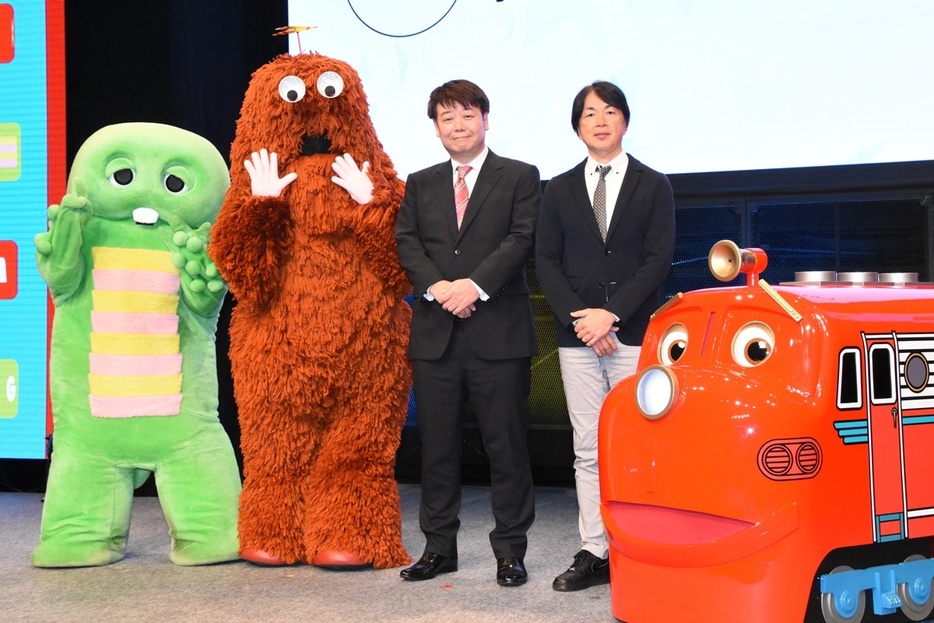 (左から)ガチャピン、ムック、石井浩二氏、立松嗣章氏、ウィルソン(『チャギントン』)