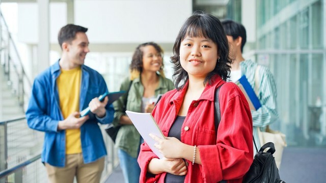 長女から突然言われた海外留学への憧れ…　※画像はイメージです（metamorworks/stock.adobe.com）