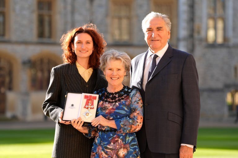 Getty Images ベシー・カーター（Bessie Carter）、イメルダ・スタウントン（Imelda Staunton）、ジム・カーター（Jim Carter）